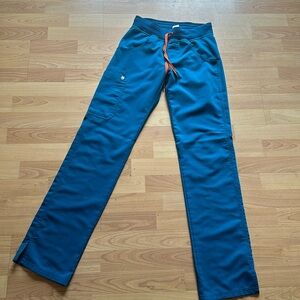 Figs Kade cargo scrub pants Caribbean XXST hardley worn